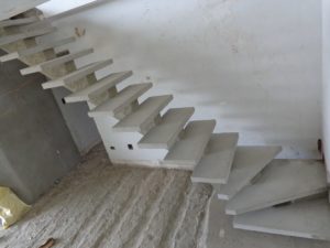 Escada pré moldada preço
